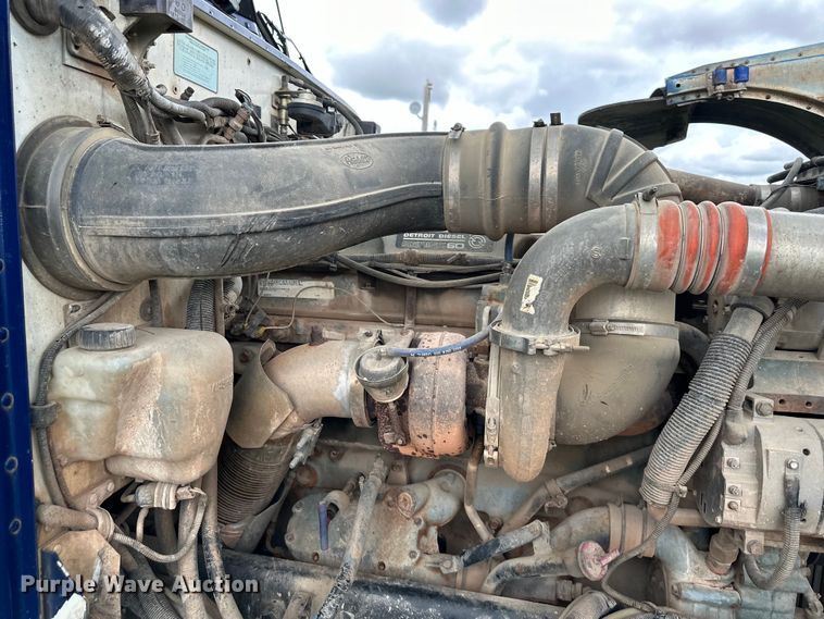 image for item NT9224 2001 Peterbilt  379 dump truck