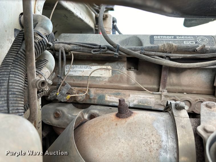 image for item NT9224 2001 Peterbilt  379 dump truck