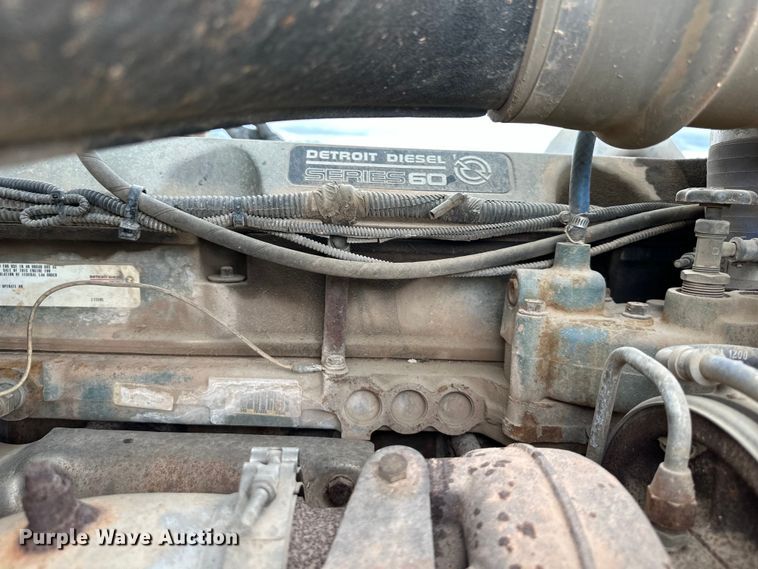 image for item NT9224 2001 Peterbilt  379 dump truck