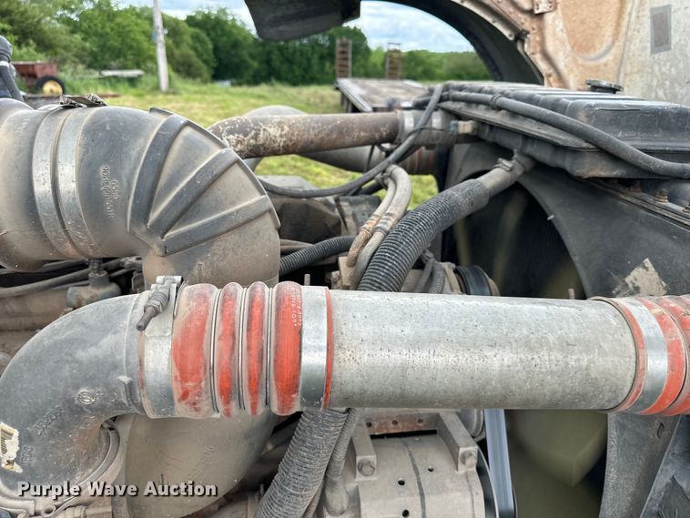 image for item NT9224 2001 Peterbilt  379 dump truck