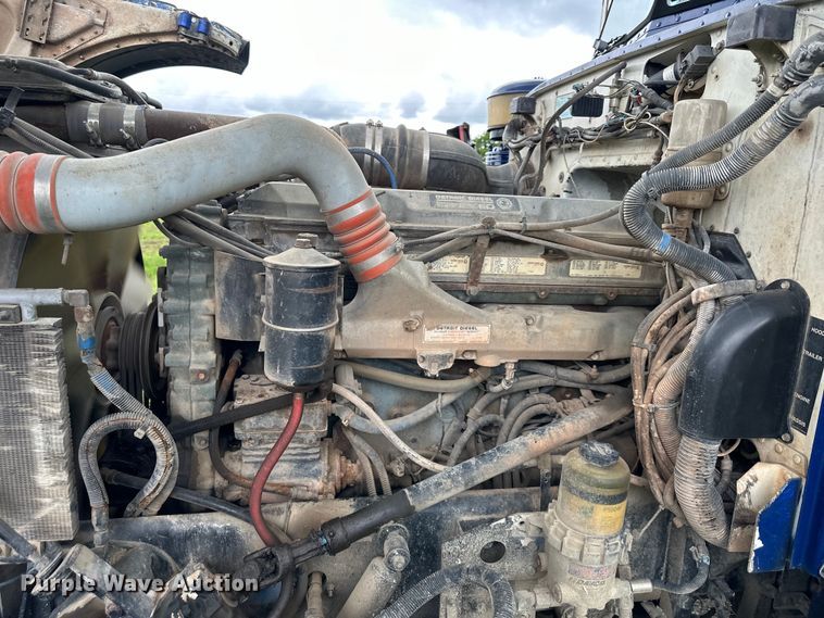 image for item NT9224 2001 Peterbilt  379 dump truck