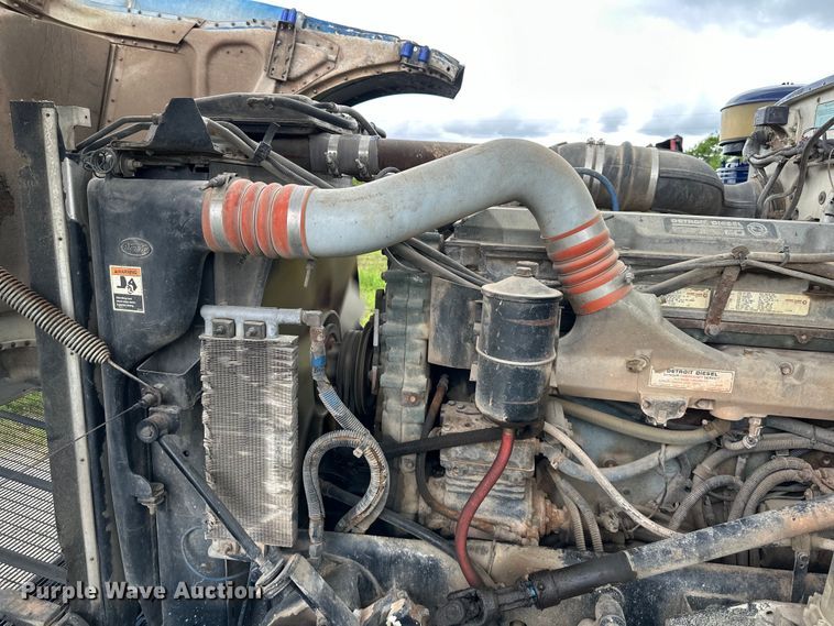 image for item NT9224 2001 Peterbilt  379 dump truck