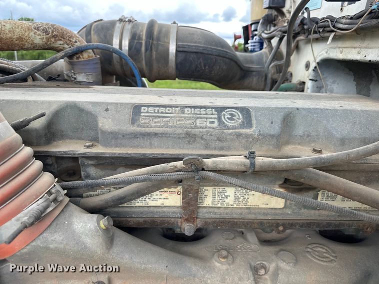 image for item NT9224 2001 Peterbilt  379 dump truck