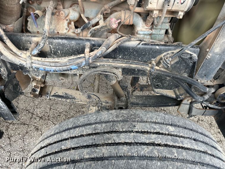 image for item NT9224 2001 Peterbilt  379 dump truck