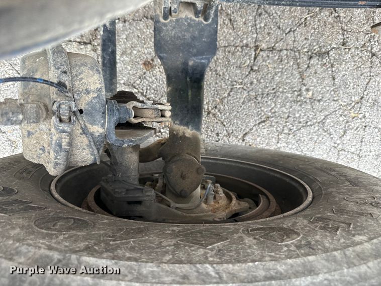 image for item NT9224 2001 Peterbilt  379 dump truck