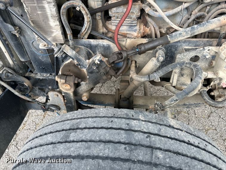 image for item NT9224 2001 Peterbilt  379 dump truck