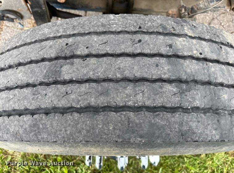 image for item NT9224 2001 Peterbilt  379 dump truck