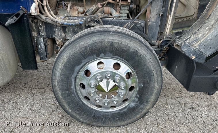 image for item NT9224 2001 Peterbilt  379 dump truck