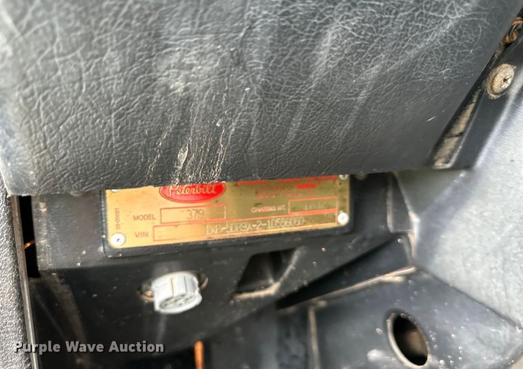 image for item NT9224 2001 Peterbilt  379 dump truck