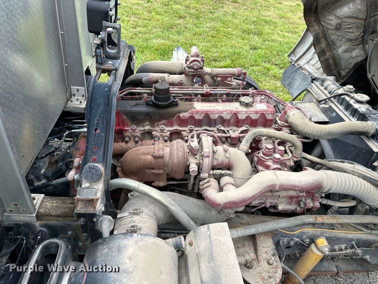 image for item NT9225 1992 Hino GC flatbed truck