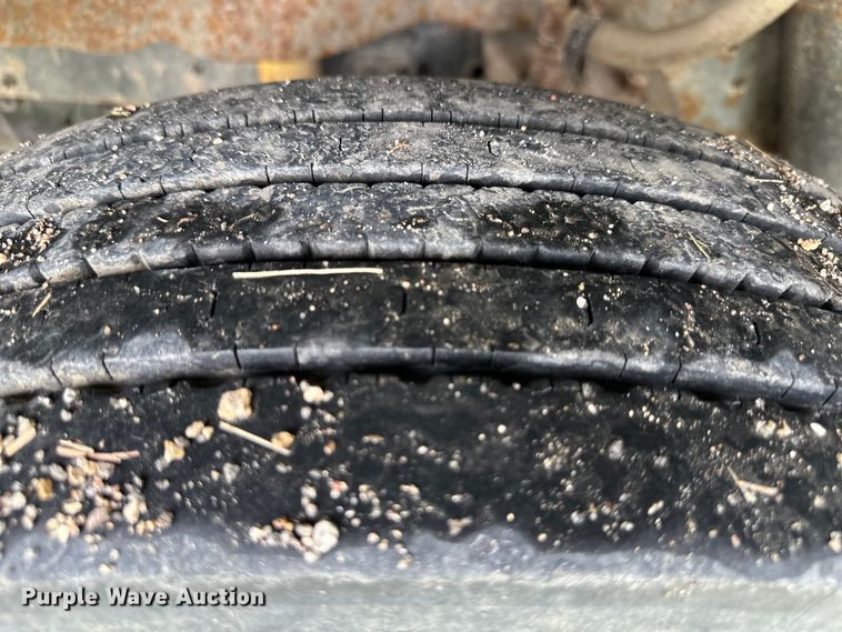 image for item NT9225 1992 Hino GC flatbed truck