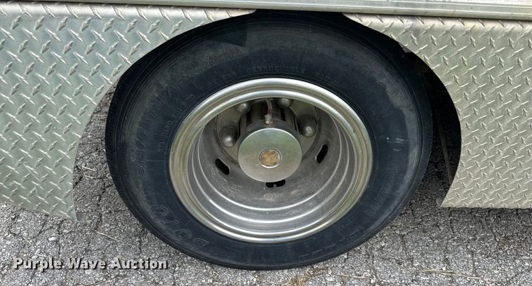 image for item NT9225 1992 Hino GC flatbed truck