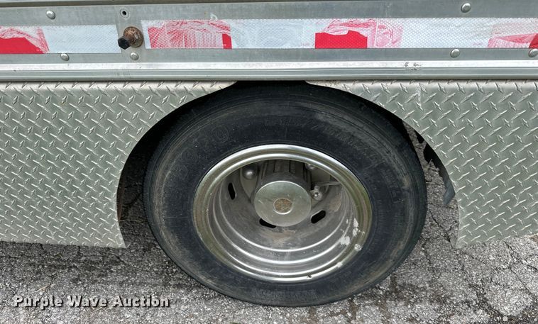 image for item NT9225 1992 Hino GC flatbed truck