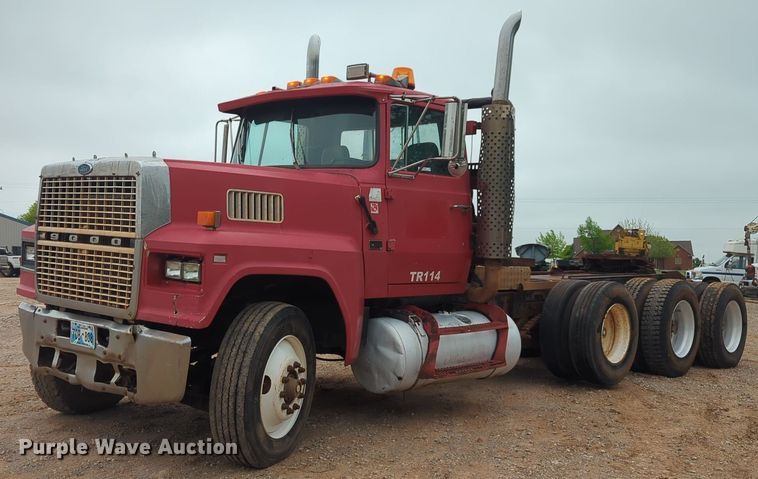 image for item NZ9561 1989 Ford 9000 winch truck 