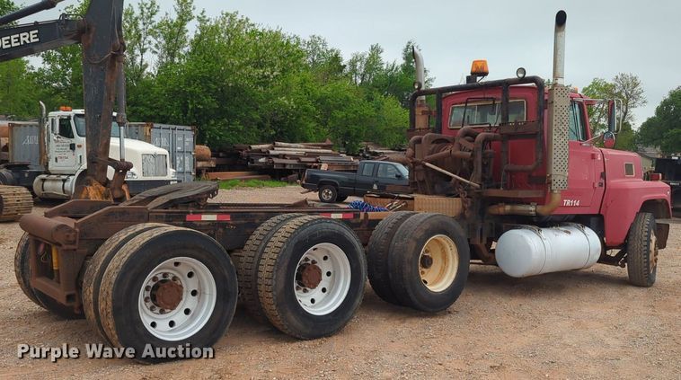 image for item NZ9561 1989 Ford 9000 winch truck 