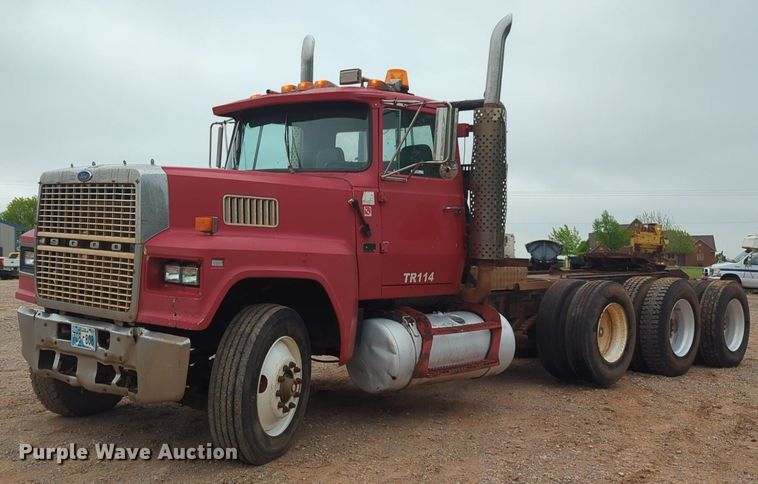 image for item NZ9561 1989 Ford 9000 winch truck 