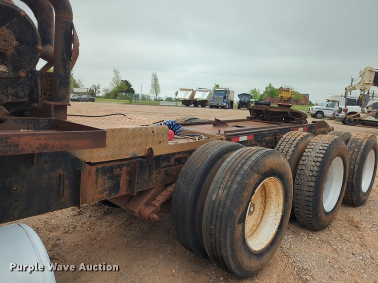 image for item NZ9561 1989 Ford 9000 winch truck 