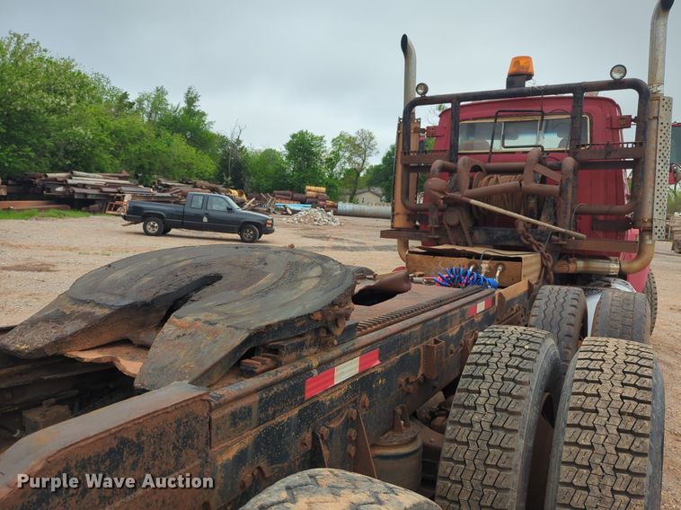 image for item NZ9561 1989 Ford 9000 winch truck 