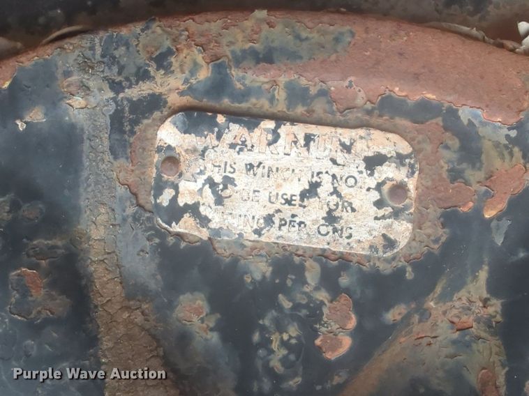 image for item NZ9561 1989 Ford 9000 winch truck 