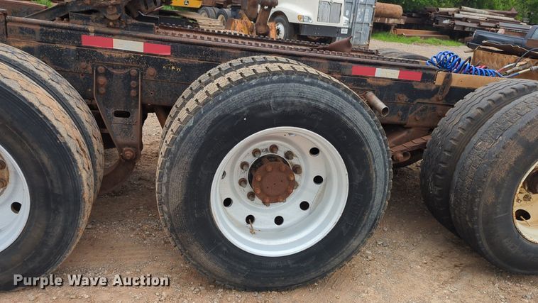 image for item NZ9561 1989 Ford 9000 winch truck 