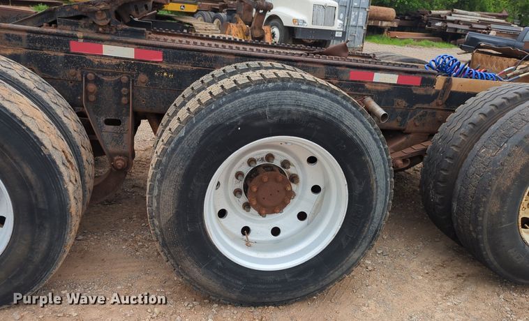 image for item NZ9561 1989 Ford 9000 winch truck 