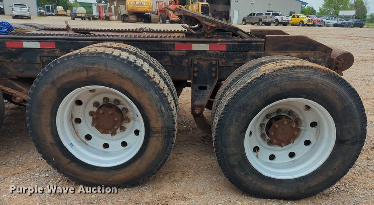 image for item NZ9561 1989 Ford 9000 winch truck 