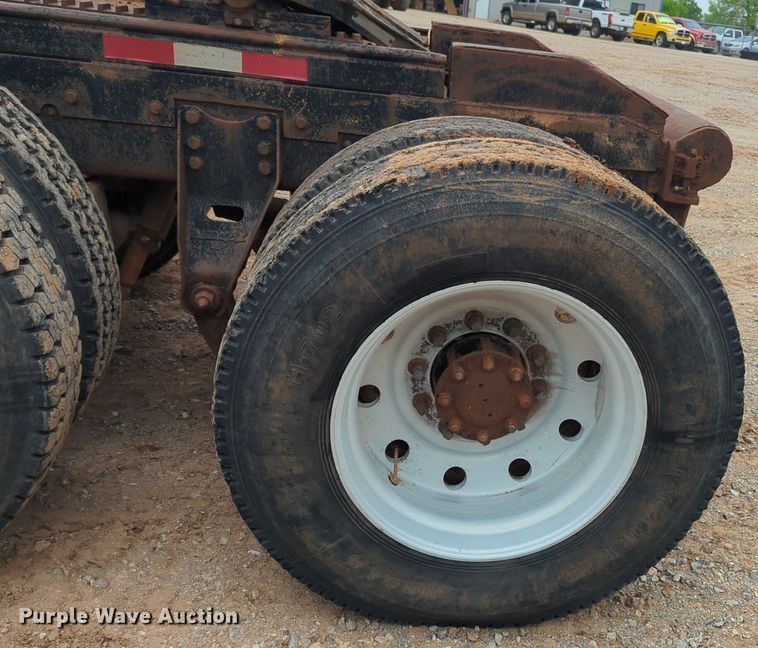 image for item NZ9561 1989 Ford 9000 winch truck 