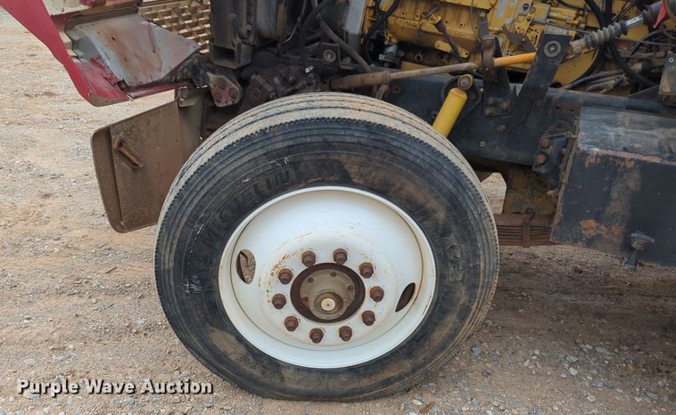 image for item NZ9561 1989 Ford 9000 winch truck 