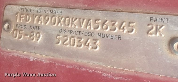 image for item NZ9561 1989 Ford 9000 winch truck 