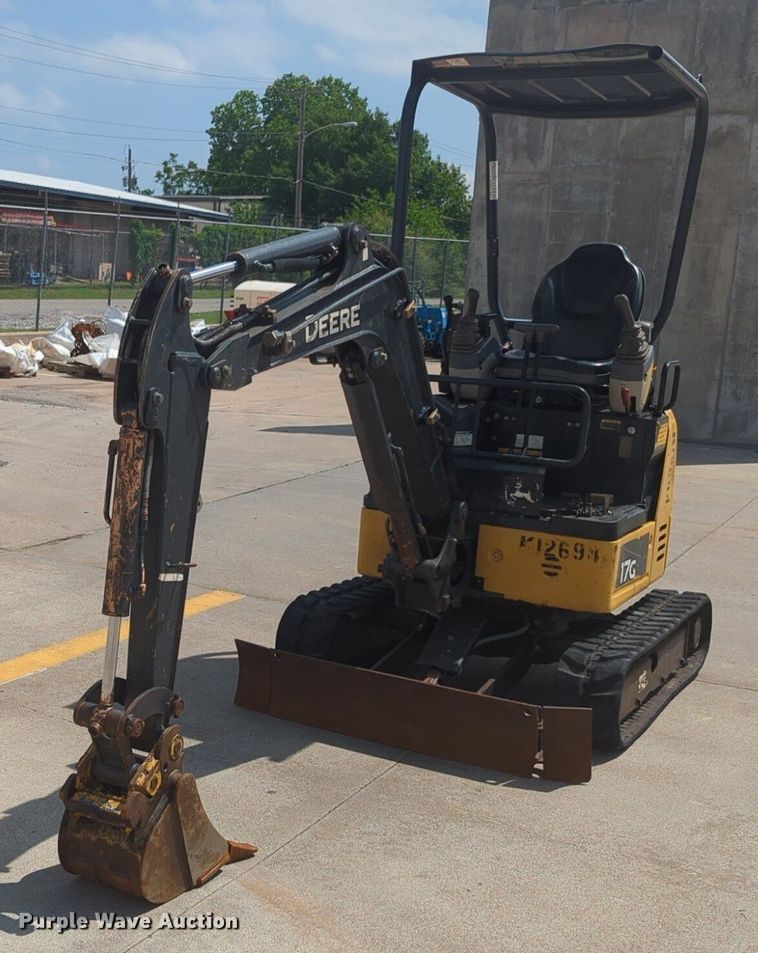 image for item NZ9728 John Deere 17G mini excavator