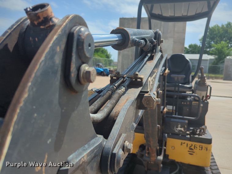 image for item NZ9728 John Deere 17G mini excavator