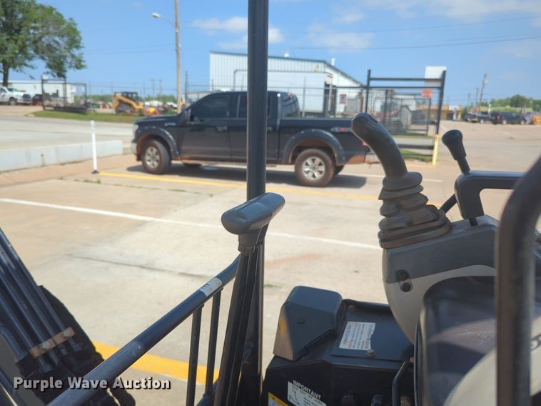 image for item NZ9728 John Deere 17G mini excavator