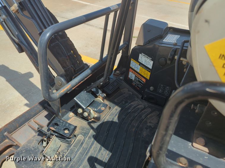 image for item NZ9728 John Deere 17G mini excavator