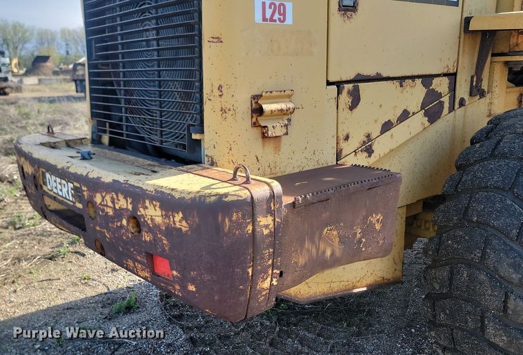 image for item NZ9835 1998 John Deere  624H wheel loader