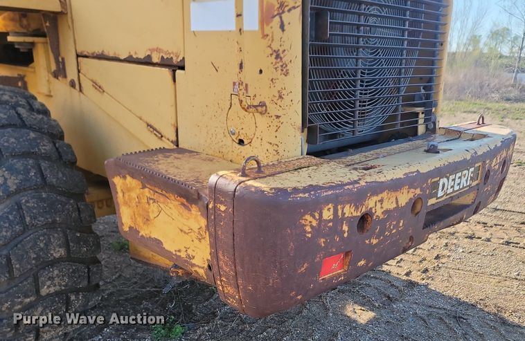 image for item NZ9835 1998 John Deere  624H wheel loader