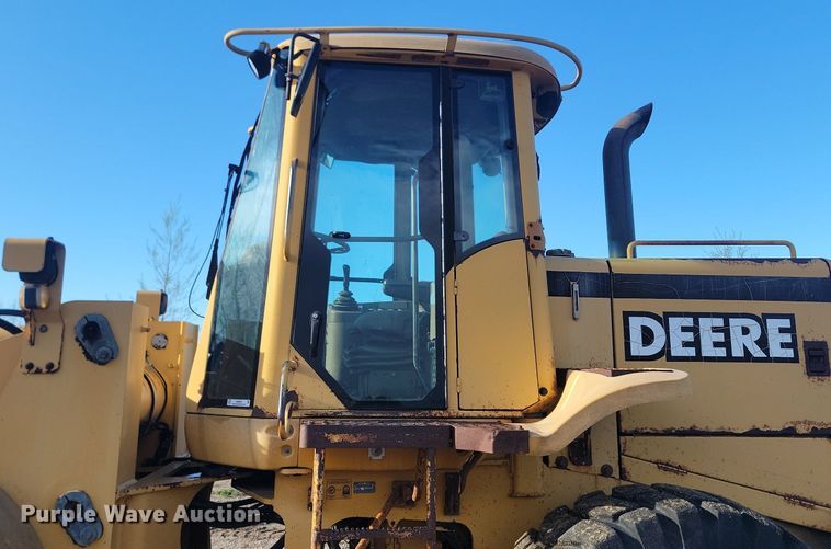 image for item NZ9835 1998 John Deere  624H wheel loader