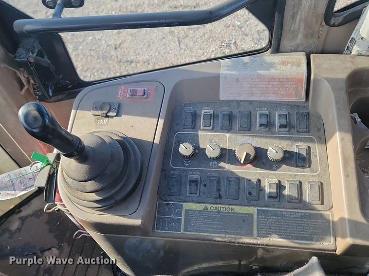 image for item NZ9835 1998 John Deere  624H wheel loader