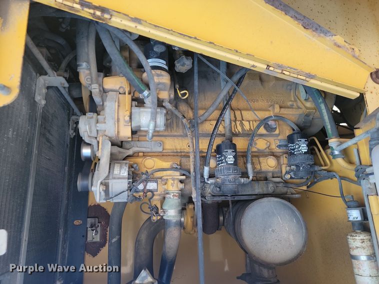 image for item NZ9835 1998 John Deere  624H wheel loader