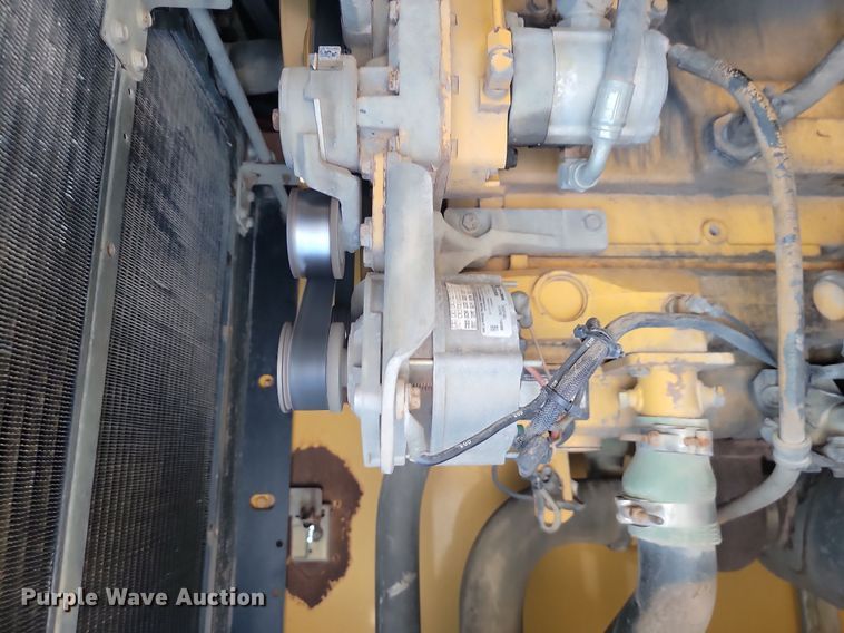 image for item NZ9835 1998 John Deere  624H wheel loader