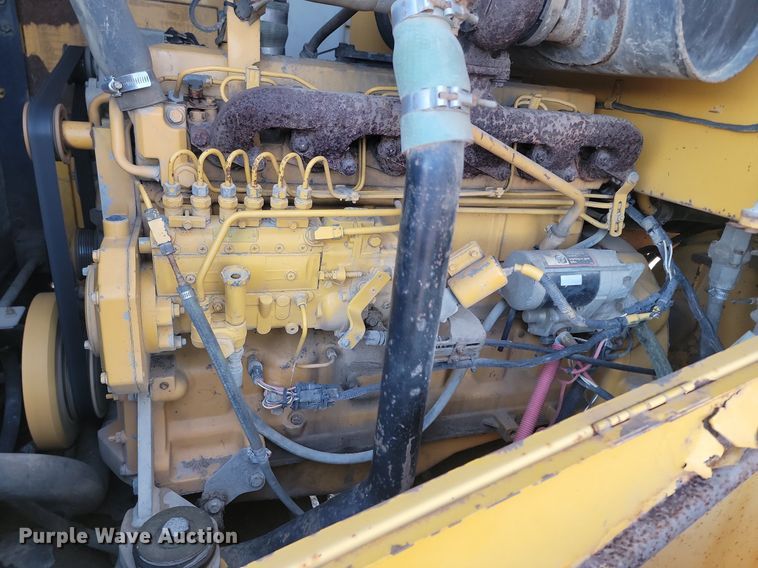 image for item NZ9835 1998 John Deere  624H wheel loader