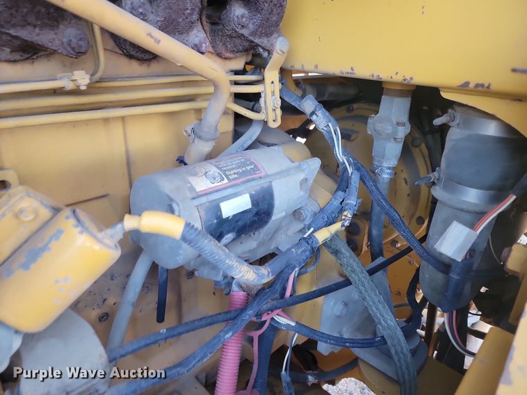 image for item NZ9835 1998 John Deere  624H wheel loader