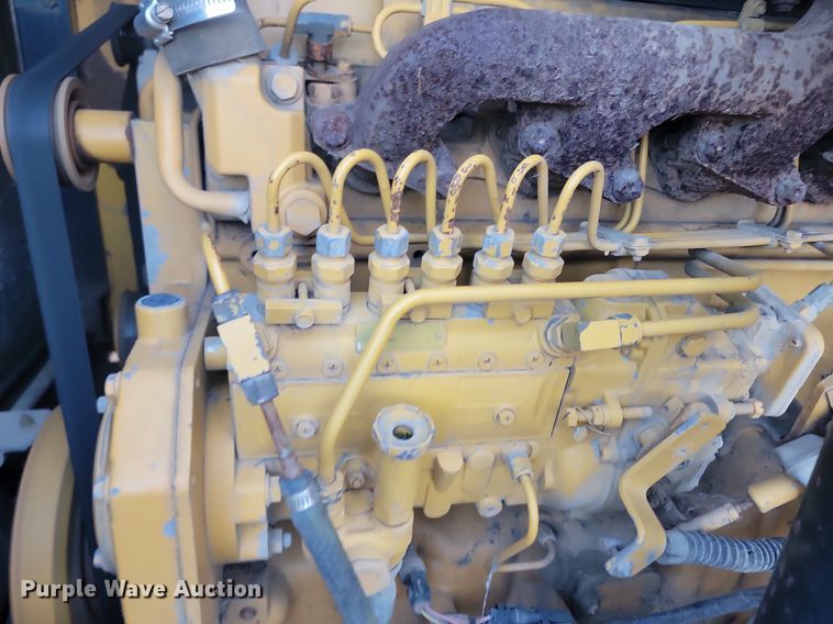 image for item NZ9835 1998 John Deere  624H wheel loader