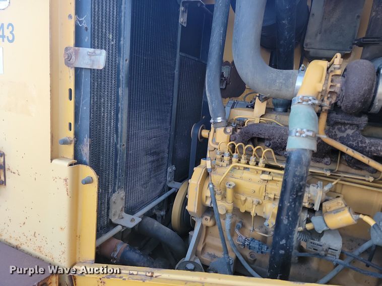 image for item NZ9835 1998 John Deere  624H wheel loader