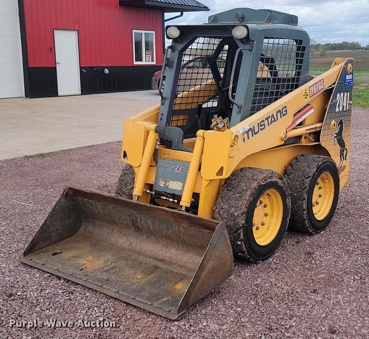 image for item NZ9837 2006 Mustang  2041 skid steer loader