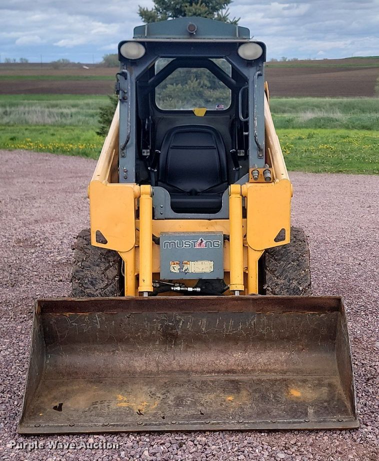 image for item NZ9837 2006 Mustang  2041 skid steer loader
