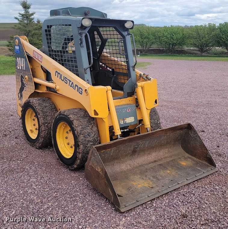 image for item NZ9837 2006 Mustang  2041 skid steer loader