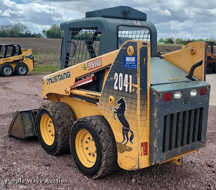 image for item NZ9837 2006 Mustang  2041 skid steer loader