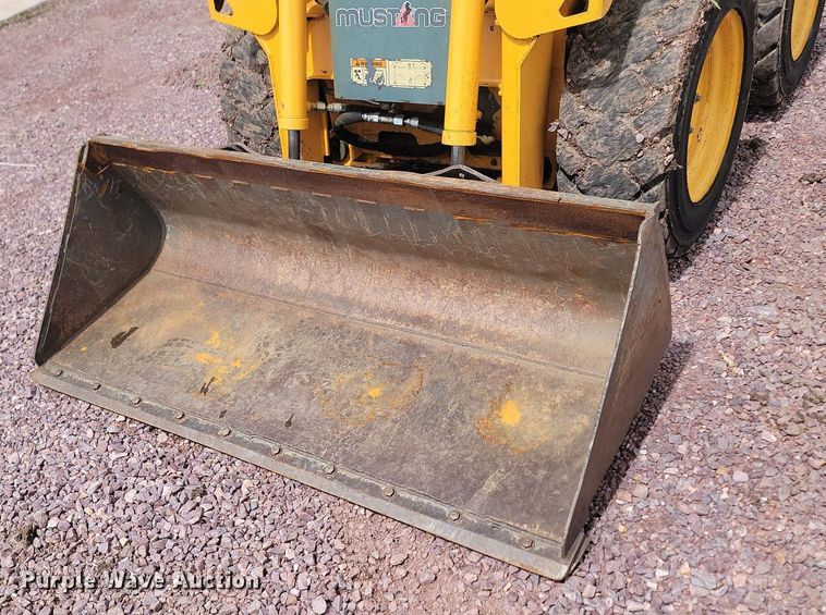 image for item NZ9837 2006 Mustang  2041 skid steer loader