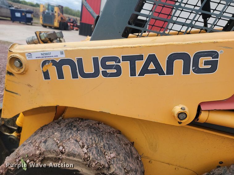 image for item NZ9837 2006 Mustang  2041 skid steer loader