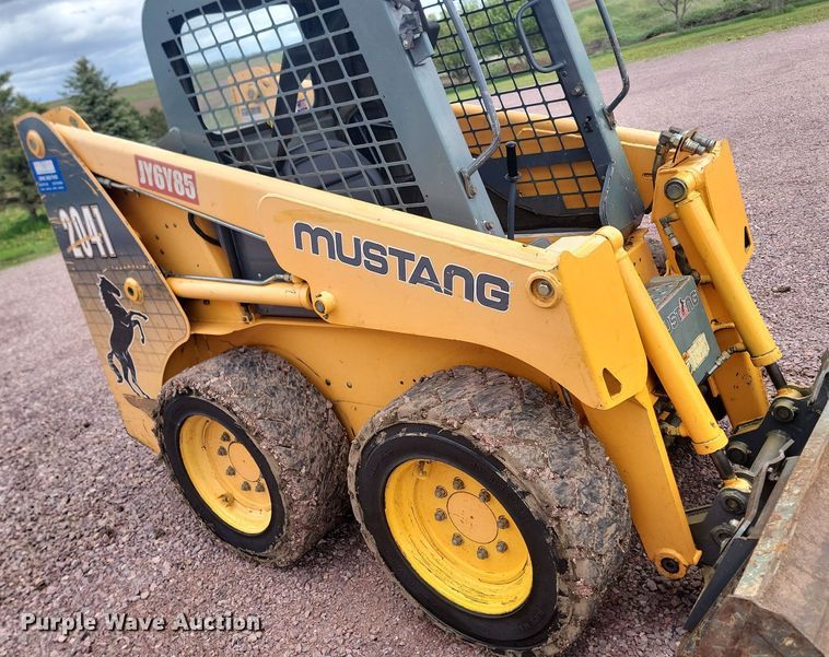 image for item NZ9837 2006 Mustang  2041 skid steer loader